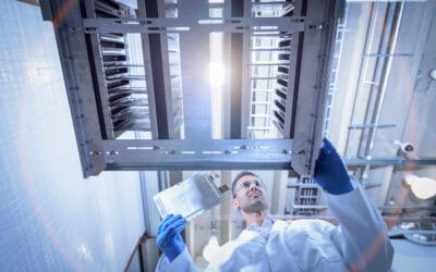 Data driven electrolyte design for 5V cobalt-free Li-ion batteries